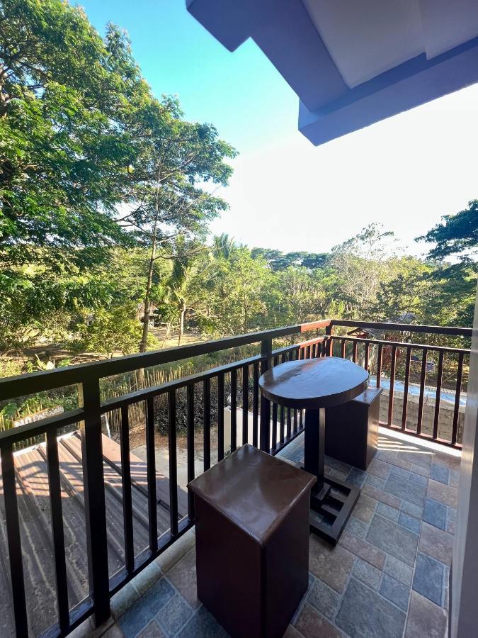 Island Wanderers Inn Coron Exterior foto